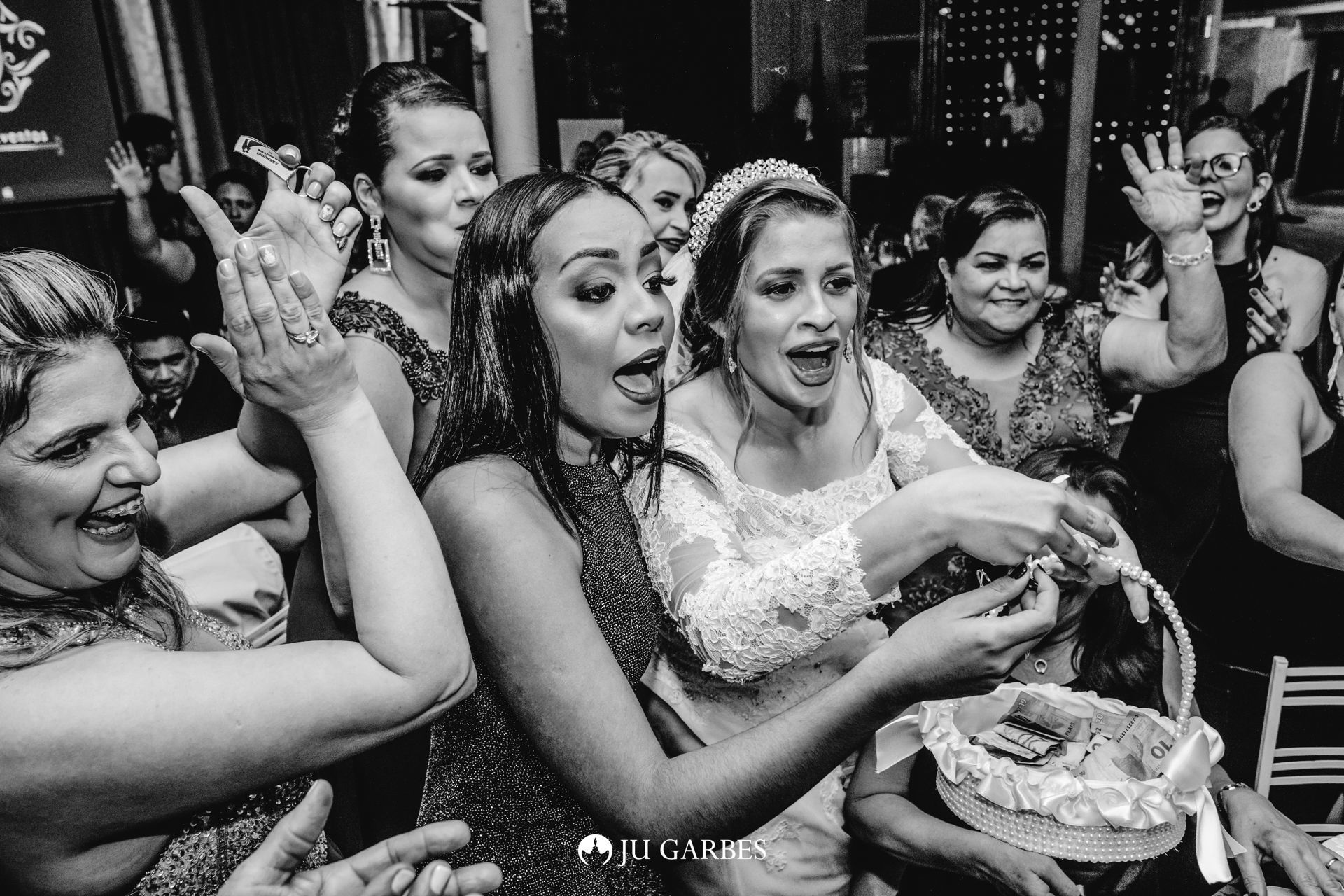 Foto Ensaio Documental expressivo do casamento de Paula e Eduardo Foto Ensaio Documental expressivo do casamento de Paula e Eduardo - Imagem 43