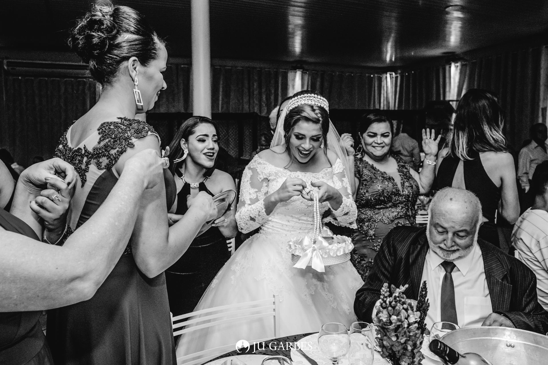 Foto Ensaio Documental expressivo do casamento de Paula e Eduardo Foto Ensaio Documental expressivo do casamento de Paula e Eduardo - Imagem 32