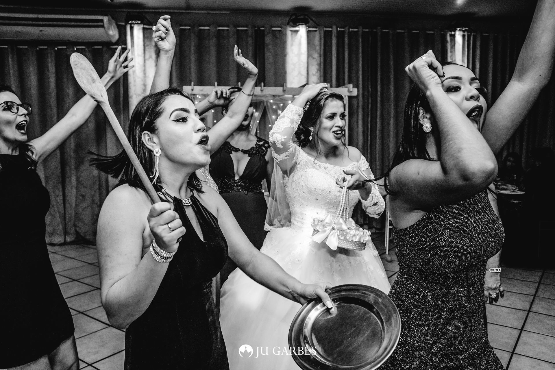 Foto Ensaio Documental expressivo do casamento de Paula e Eduardo Foto Ensaio Documental expressivo do casamento de Paula e Eduardo - Imagem 45